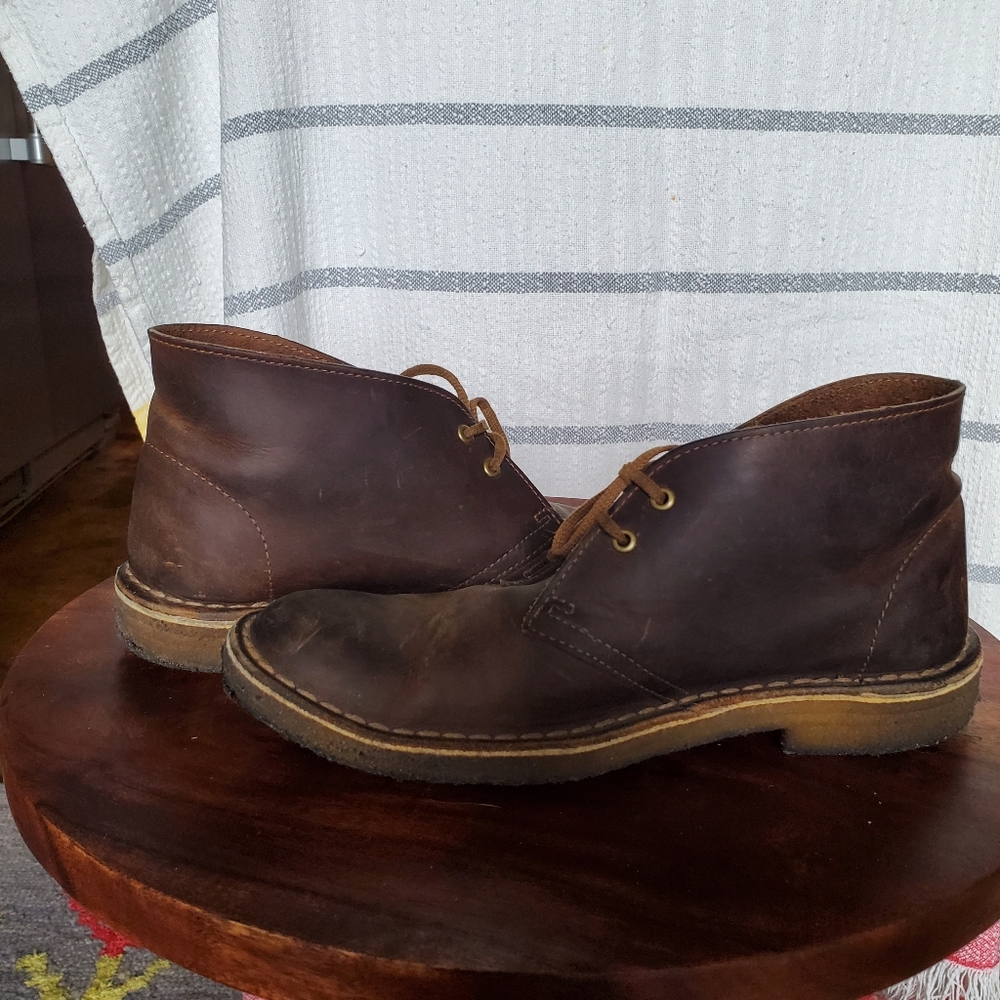 Clark's brown Chukka Boots size 8